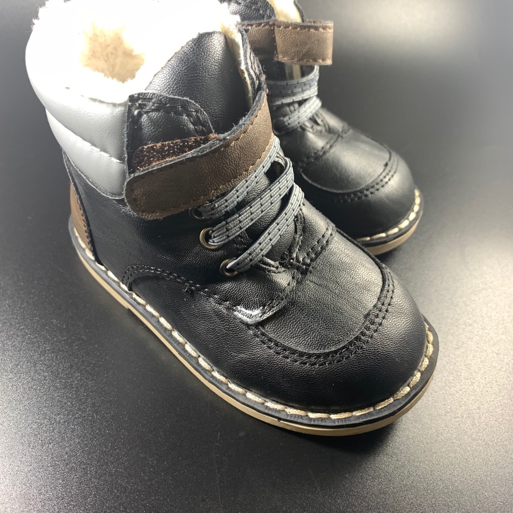 Boy shoes